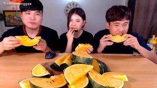 莫青成兄弟吃瓜,揭秘娱乐圈幕后真相